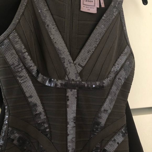 BLACK FRIDAY DISCOUNT
XS Herve Leger Dress - Picture 3 of 5